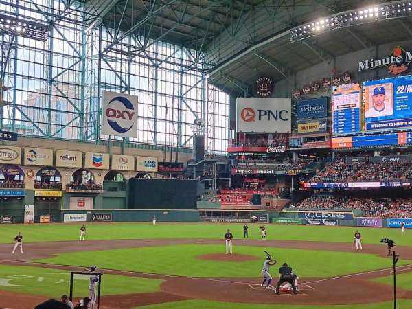 Daikin Park, section: 118, row: 23, seat: 19