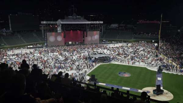 Wrigley Field, section: 413L, row: 4, seat: 19