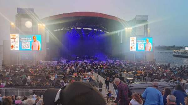 Jones Beach Theater, section: 105, row: P, seat: 1