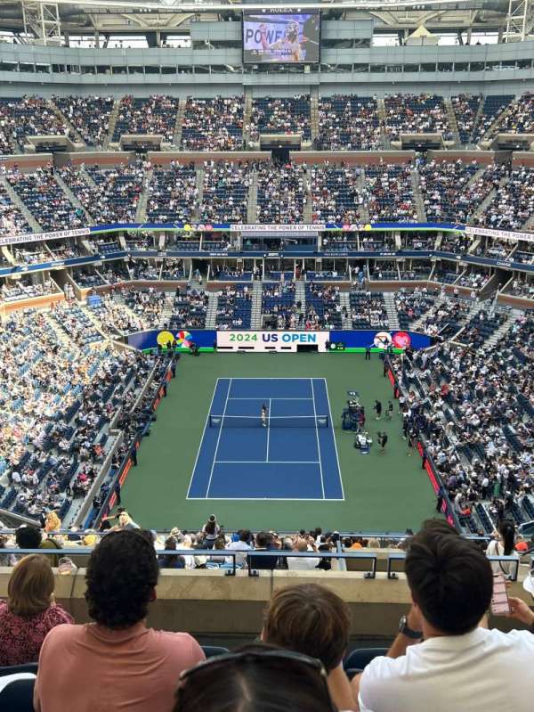Arthur Ashe Stadium, section: 321, row: J, seat: 8