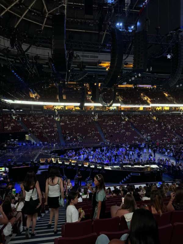 Rogers Arena, section: 119, row: 17, seat: 1
