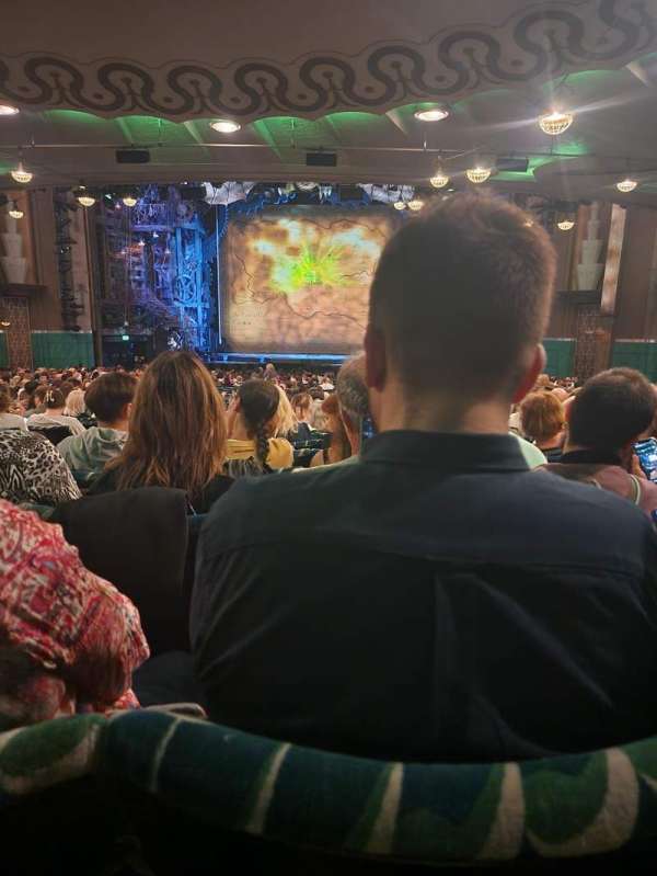 Apollo Victoria Theatre, section: Stalls, row: ZF, seat: 21
