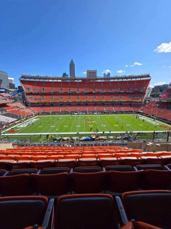Huntington Bank Field, section: 333, row: 16, seat: 14