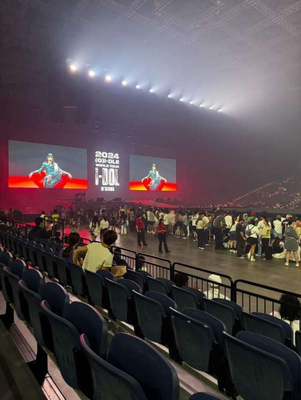 Tacoma Dome, section: 106, row: D, seat: 3