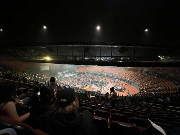 Kia Forum, section: 231, row: 21, seat: 9