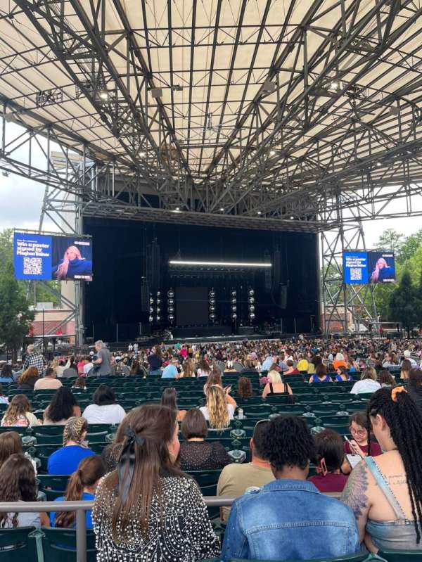 Ameris Bank Amphitheatre, section: 104, row: R, seat: 26
