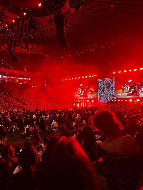 Oakland Arena, section: 102, row: 5, seat: 6