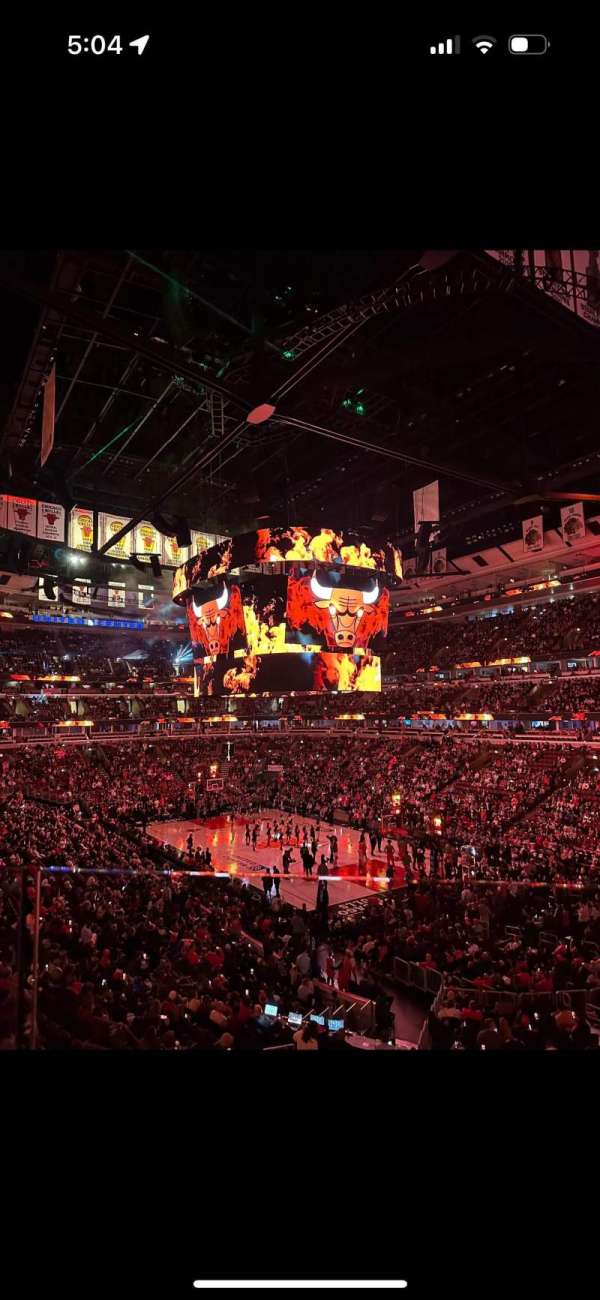 United Center, section: 216, row: 6, seat: 9