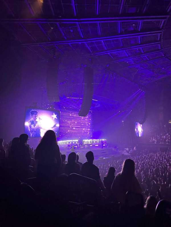 Kia Forum, section: 126, row: 7, seat: 11