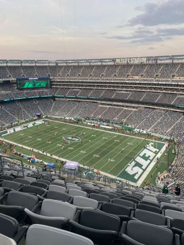 MetLife Stadium, section: 333, row: 23, seat: 13