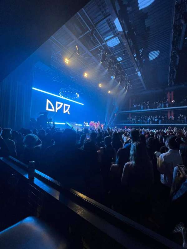 713 Music Hall, section: Diamond Tables 4, row: 1, seat: 2