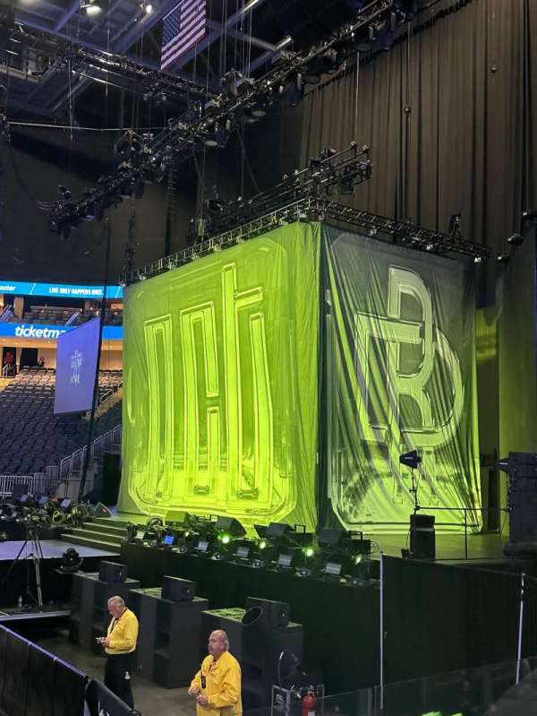 UBS Arena, section: 102, row: 8, seat: 14