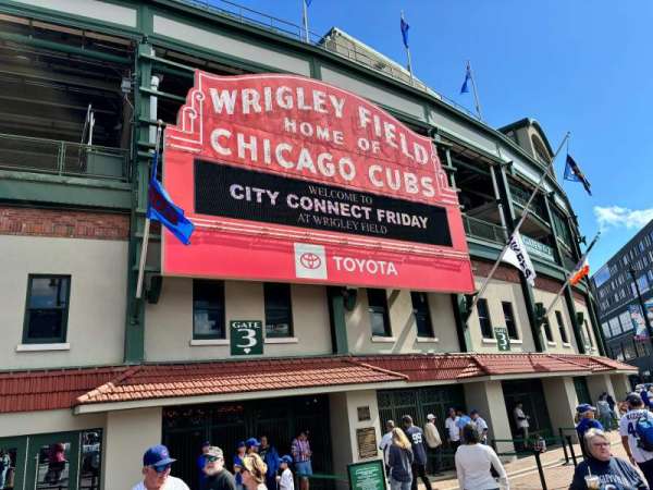 Wrigley Field, section: Gate 3