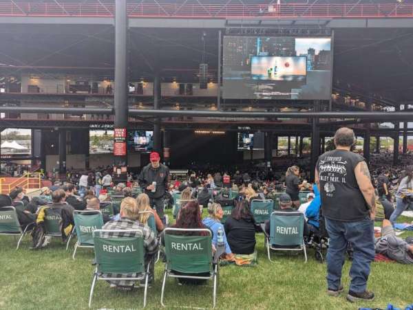 Credit Union 1 Amphitheatre, section: Lawn