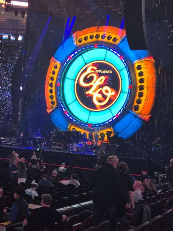 United Center, section: 101, row: 6, seat: 11
