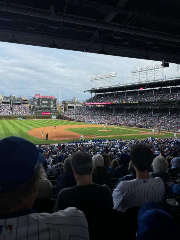 Wrigley Field, section: 209, row: 10, seat: 4
