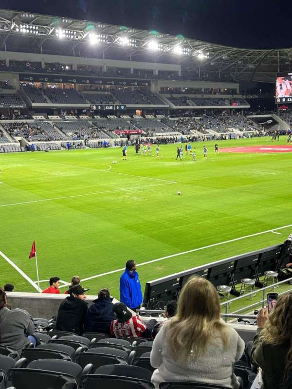 BMO Stadium, section: 118, row: J, seat: 7