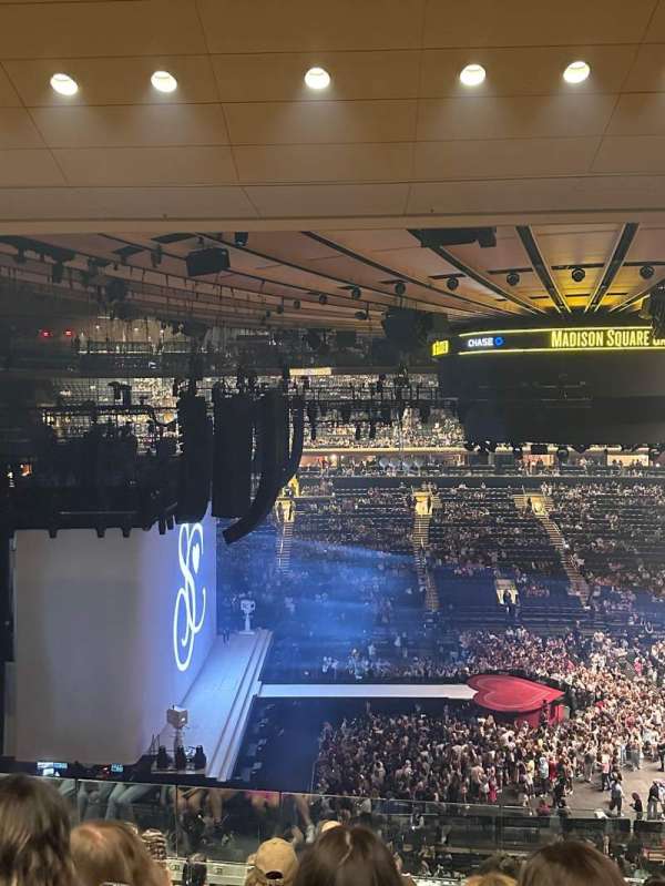 Madison Square Garden, section: 223, row: 10, seat: 9