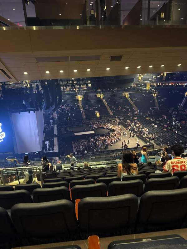 Madison Square Garden, section: 223, row: 16, seat: 3