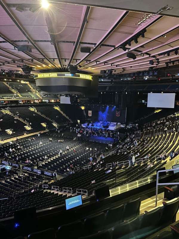 Madison Square Garden, section: 207, row: 5, seat: 14