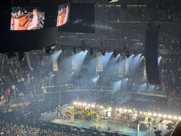 Madison Square Garden, section: 309, row: 1, seat: 15-16