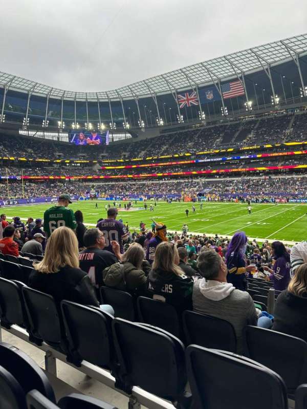 Tottenham Hotspur Stadium, section: 101, row: 20, seat: 4
