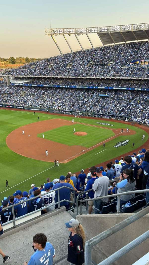 Kauffman Stadium, section: 403, row: AA, seat: 22