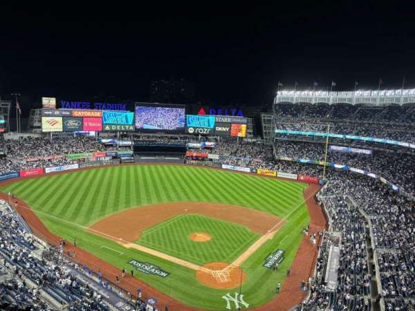 Yankee Stadium, section: 420C, row: 3, seat: 17