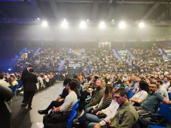Porsche Arena, section: 11b, row: M1, seat: 13