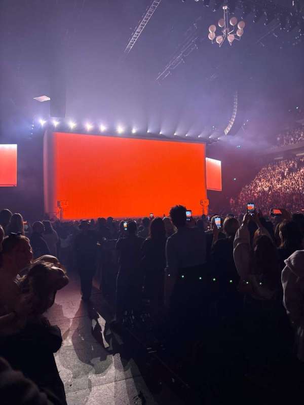 Centre Bell, section: 124, row: AA, seat: 1
