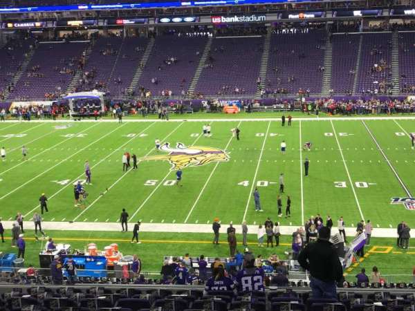 U.S. Bank Stadium, section: V7, row: 8