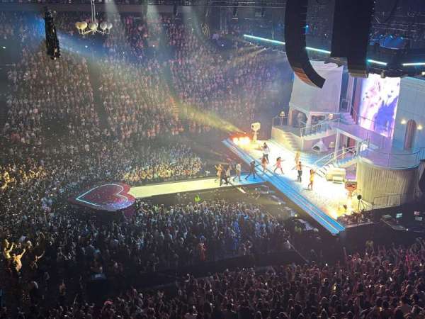 Centre Bell, section: 213, row: B, seat: 8