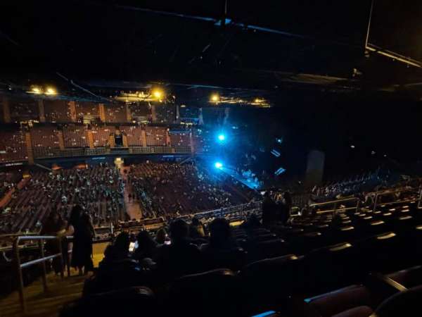 Kia Forum, section: 209, row: 17, seat: 1