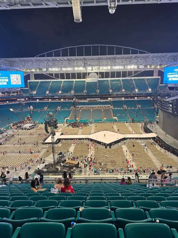 Hard Rock Stadium, section: 318, row: 20, seat: 9