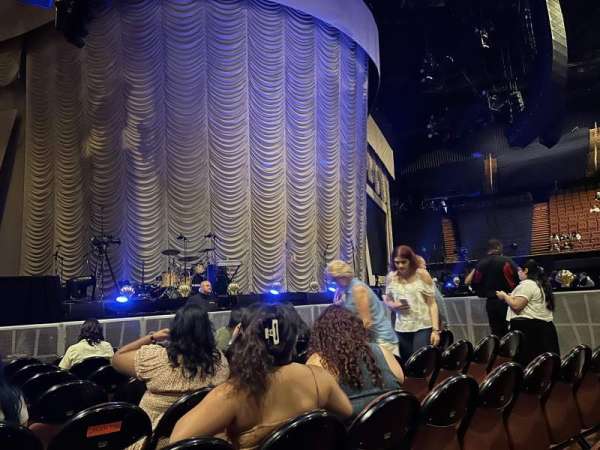 Kia Forum, section: B, row: 8, seat: 9