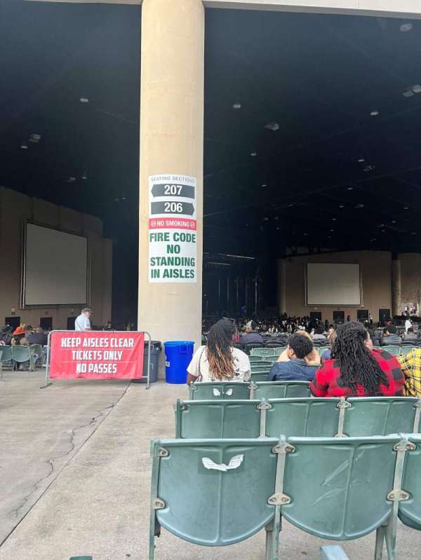 Lakewood Amphitheatre, section: 206, row: WW, seat: 47