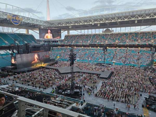 Hard Rock Stadium, section: 343, row: 6, seat: 18