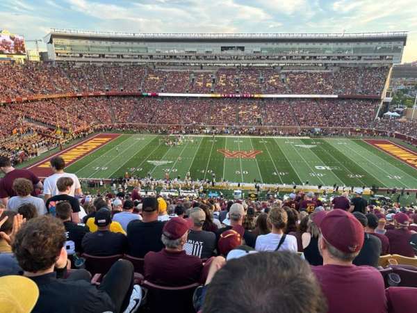 Huntington Bank Stadium, section: 211, row: 29, seat: 6