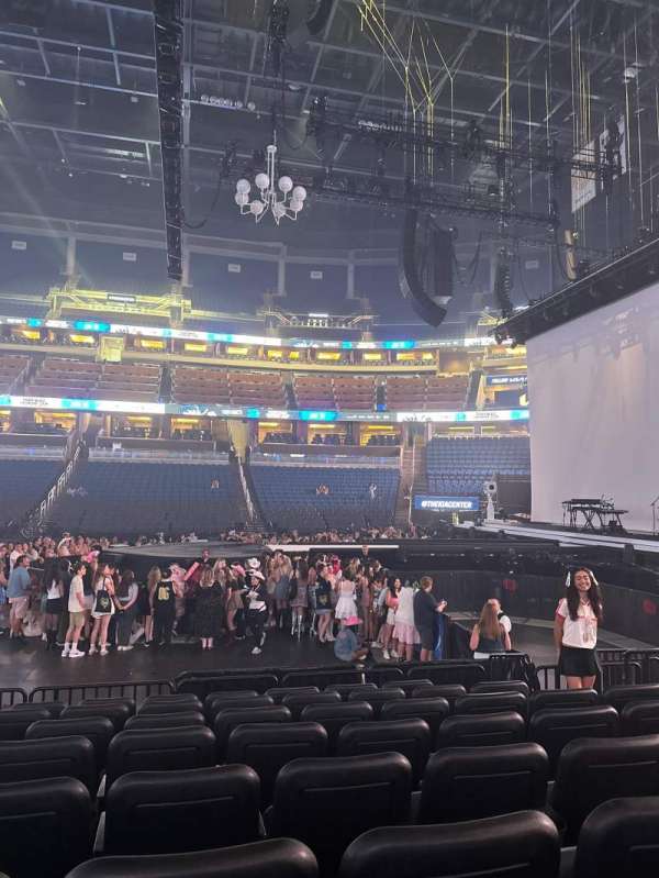 Kia Center, section: 105, row: 8, seat: 5