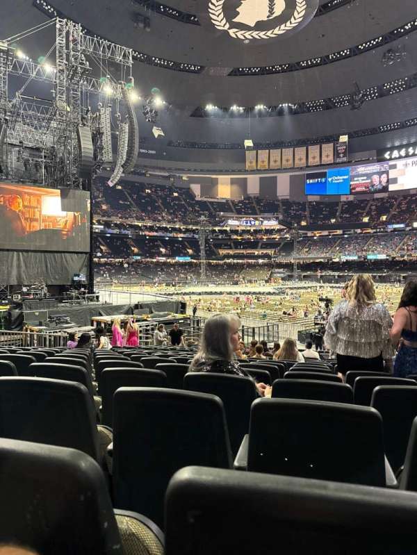 Caesars Superdome, section: 121, row: 22, seat: 9