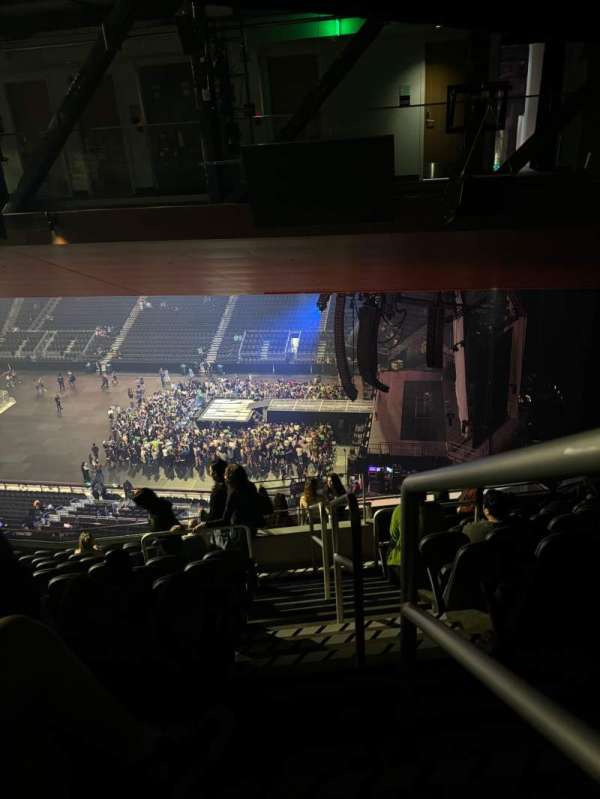 Climate Pledge Arena, section: 211, row: M, seat: 17