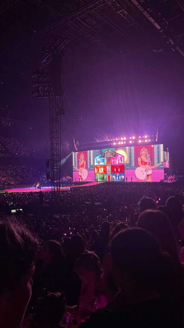 Paris La Défense Arena, section: 114, row: 16, seat: 2
