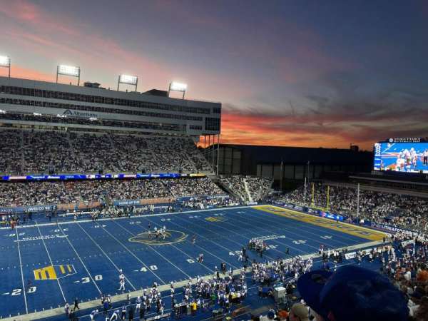Albertsons Stadium, section: 125, row: R, seat: 8