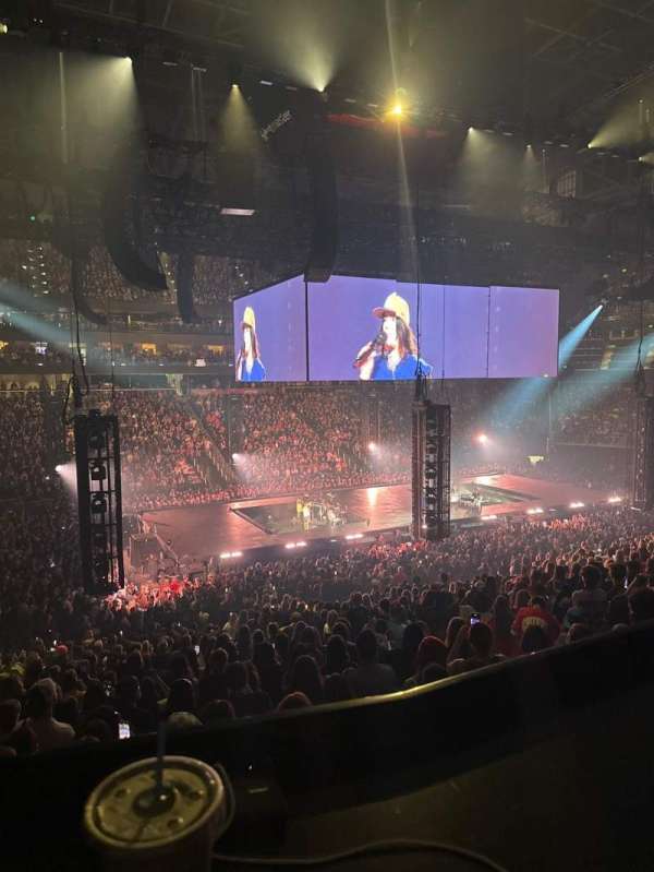 State Farm Arena, section: 121, row: X, seat: 5