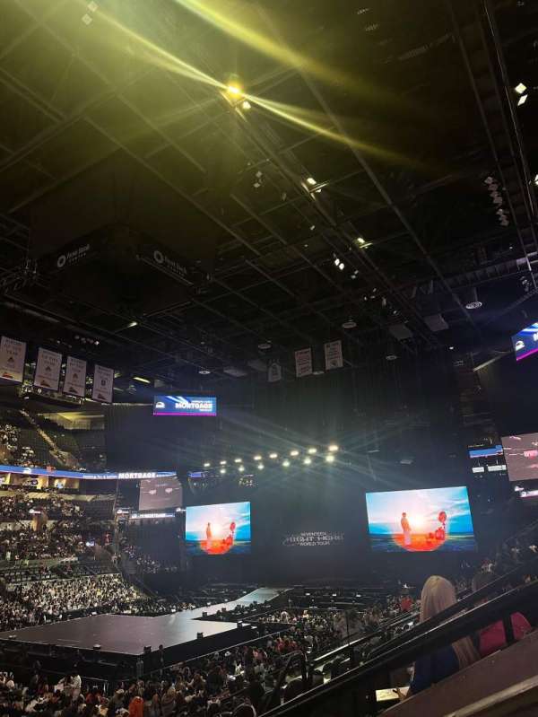 Frost Bank Center, section: 124, row: 22, seat: 9