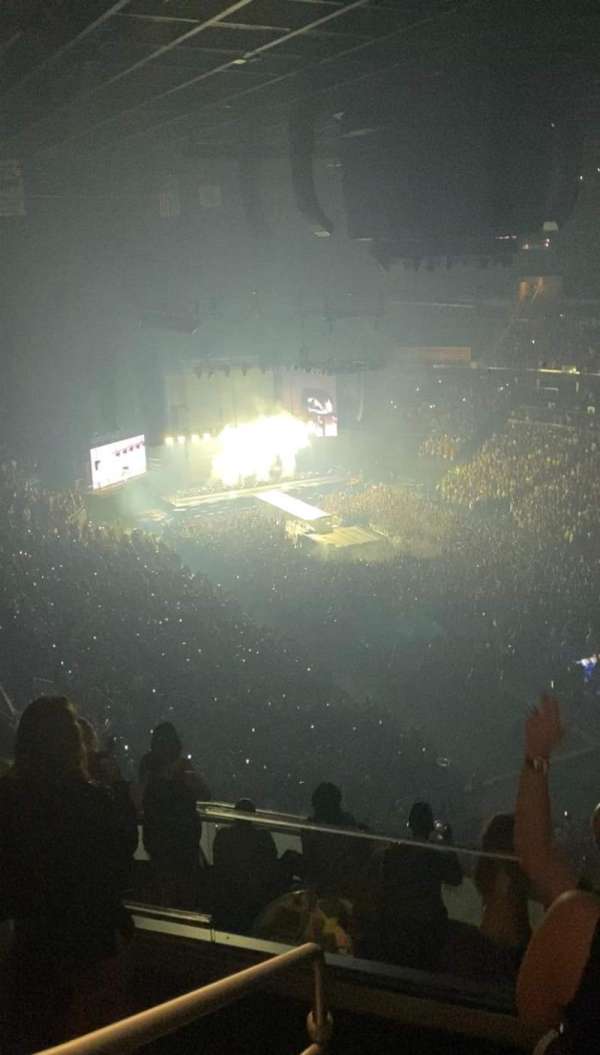 Kia Center, section: 220, row: 4, seat: 20