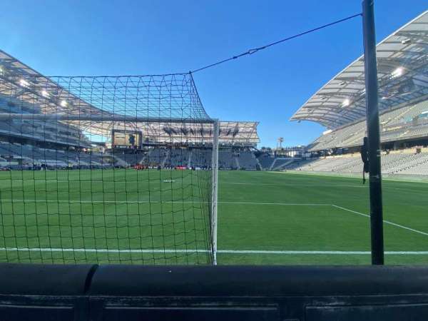 BMO Stadium, section: 122, row: A, seat: 16