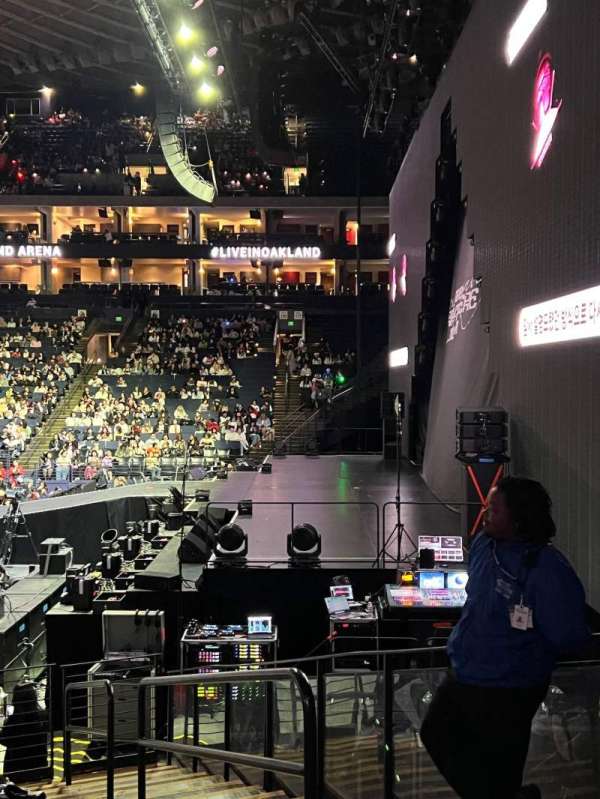 Oakland Arena, section: 126, row: 11, seat: 1