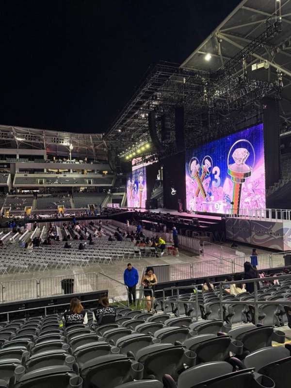 BMO Stadium, section: 110, row: M, seat: 5