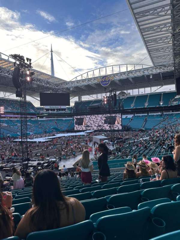 Hard Rock Stadium, section: 126, row: 25, seat: 11